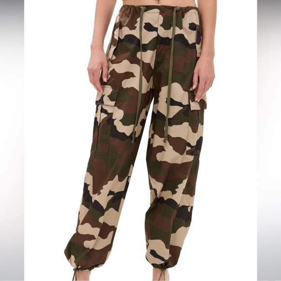 Good American Pants - Good American Fatigue Green Camouflage Pants Size Small NWT